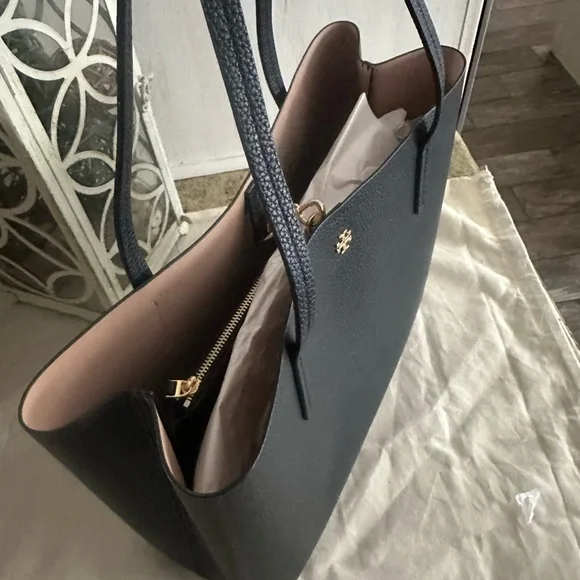 New tory Burch Blake center zip large tote in black - Picture 11 of 14